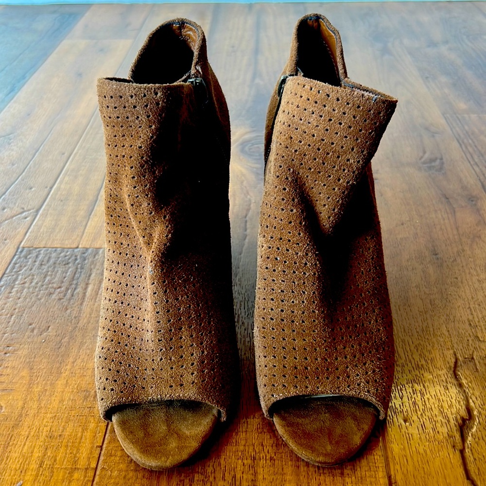 Jessica Simpson Brown Faux Suede Booties